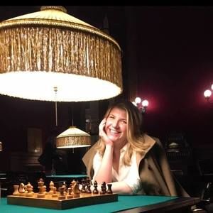 Meet your Posher, Julia